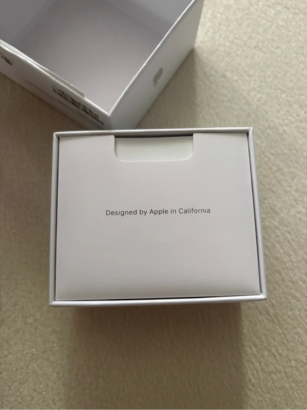 Apple White Wireless Earbuds with Charging Case Box
